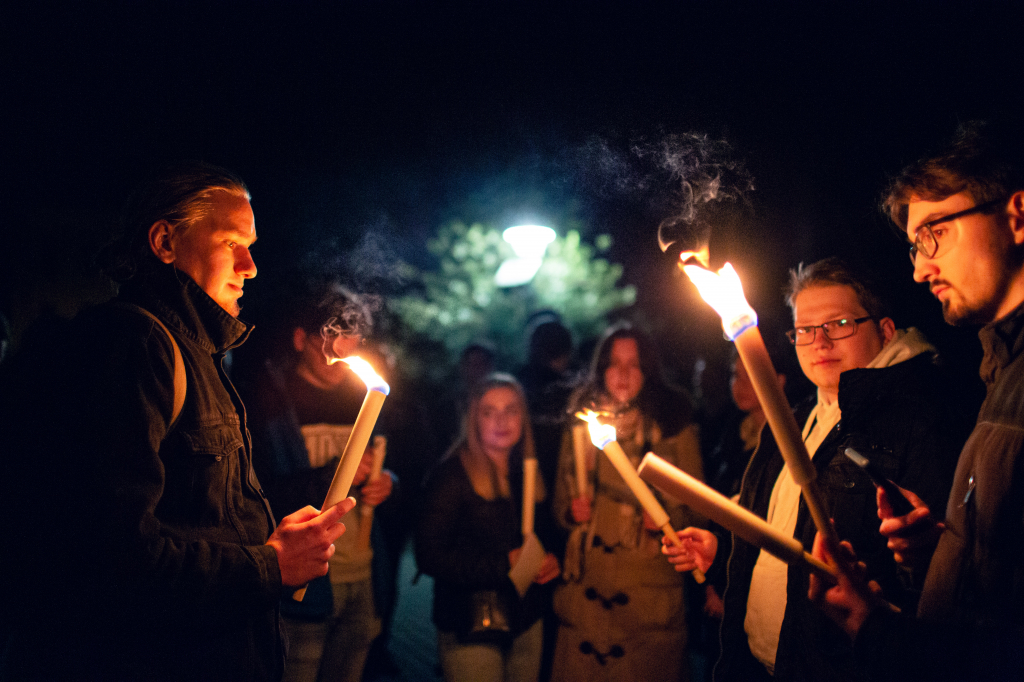 Keresztútjárás az egyetemi botanikus kertben